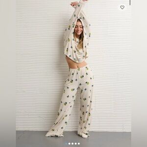 NWT AE Luxe Grinch Holiday Pant Pajama Set